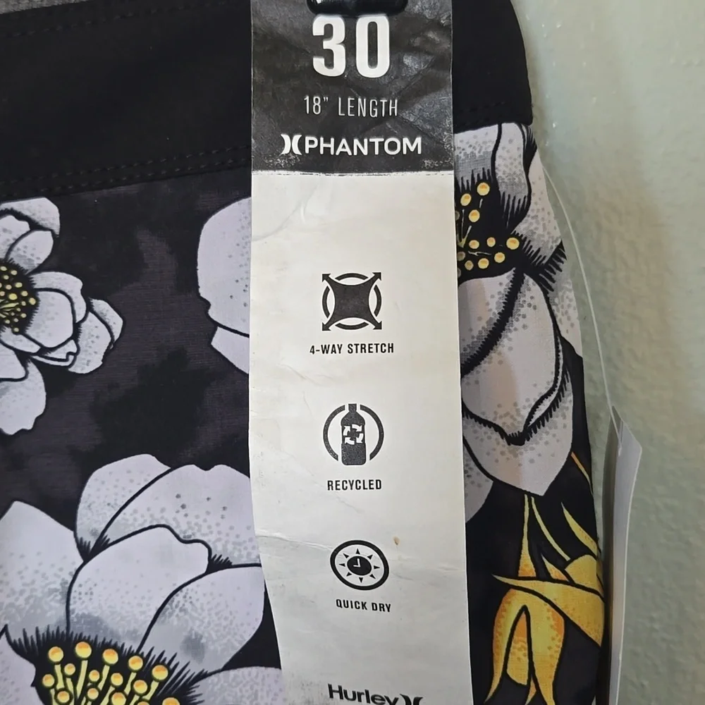 Hurley | NWT Phantom Block Party 18